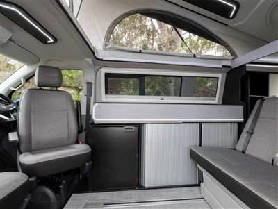 Horolezecké a cross-country kemping Volkswagen T6 upravený automobil ešte nep...