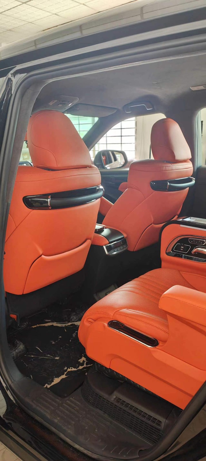 Custom Mercedes V260 Luxury Modification
