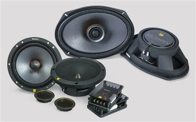 Harmonické skreslenie v reproduktoroch auta
