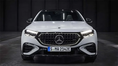 Vydaný Mercedes-Benz AMG E53 Sedan a kombi