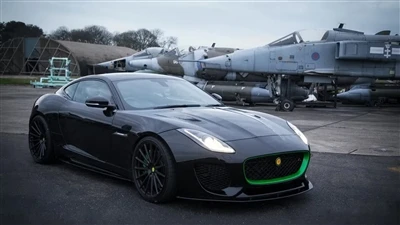 Jaguar F-Type SVR upravený Listerom má menovitý brzdný výkon 666 HP.